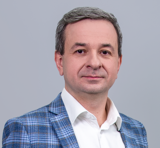 Илья Парамонов